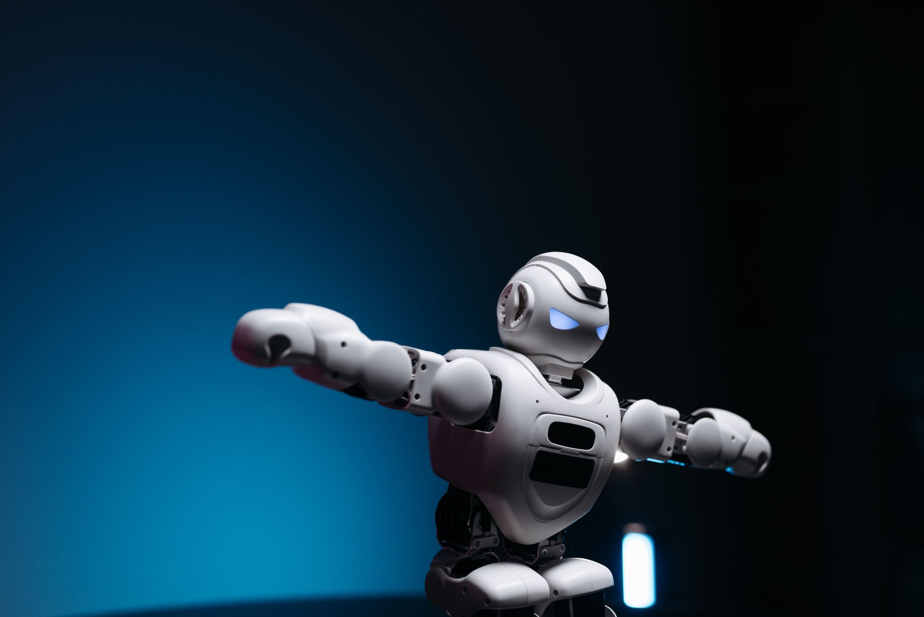 Humanoid robot on a tennis court